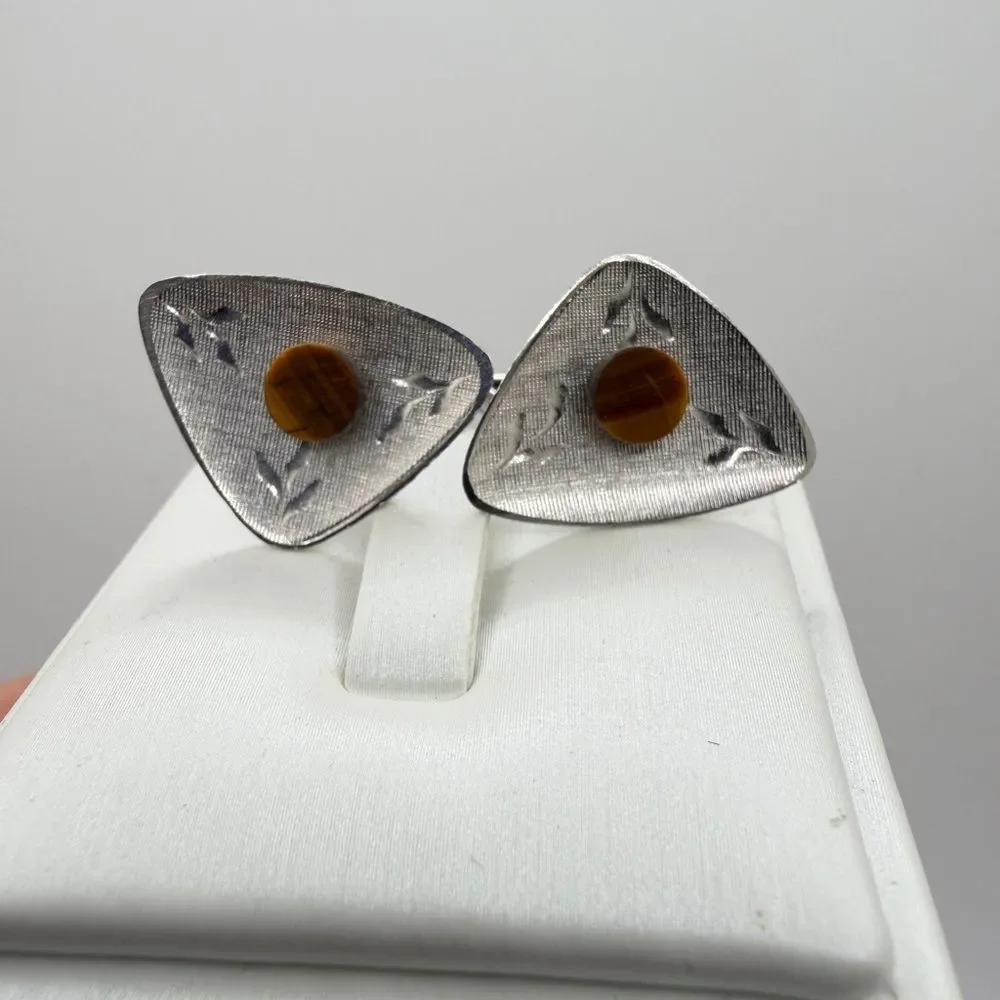 Vintage/Retro Tigers Eye and diamond cut leaf design silver tone cuff links!‎
